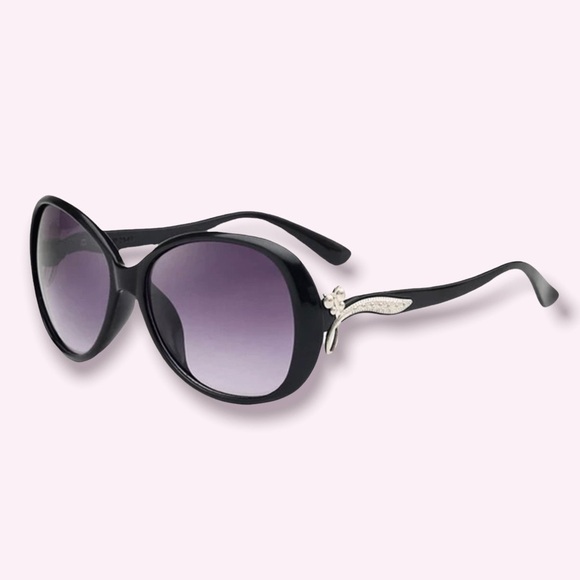 Black Oversized Sunglasses Polarized Lenses New with Case - Picture 1 of 6